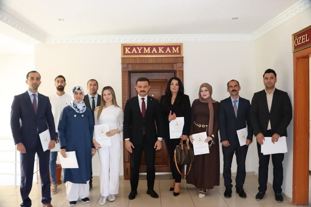 Kaymakamımız Sayın Onur TİTİZ'den "Karayazı 1. Ters Lale Festivali'nde" görev alan Proje Ekibimize Başarı Belgesi